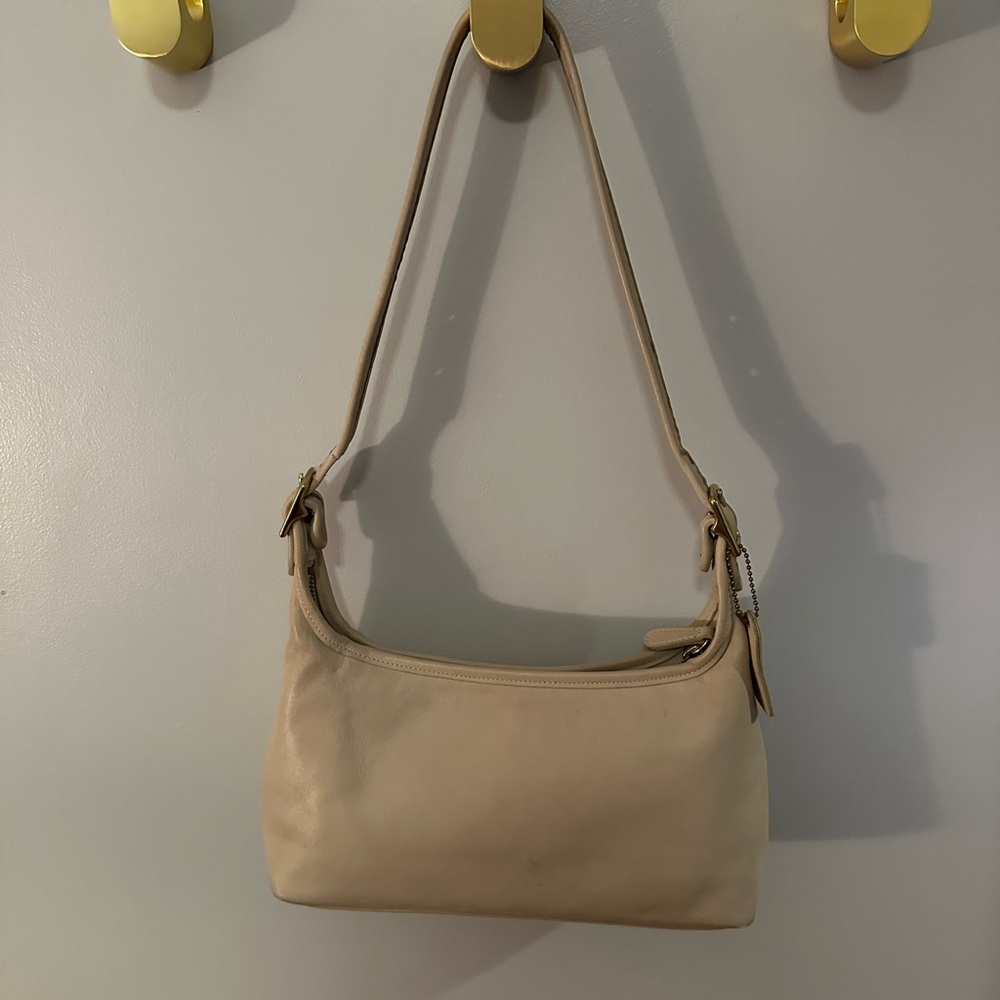 Rare Vintage Coach 9059 Cream Leather Shoulder Bag with Adjustable Strap